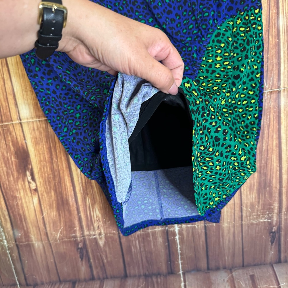 Bold Elements Women’s Blue Green Leopard Print Ru… - image 7